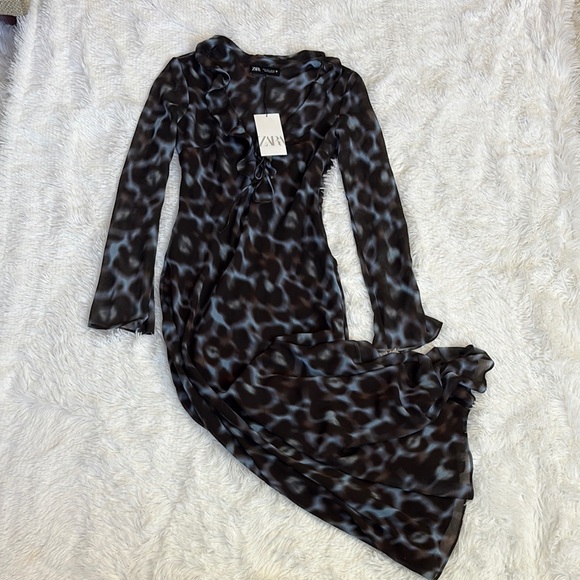 Zara Black and Gray Cowl Neck Bell Sleeve Gown - Picture 5 of 8